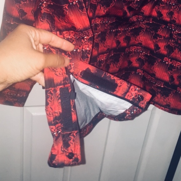 NWOT SUPREME HOODIE WINDBREAKER - Picture 7 of 8